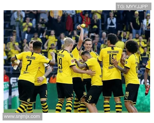 多特蒙德客场击败奥格斯堡，升至德甲前四强