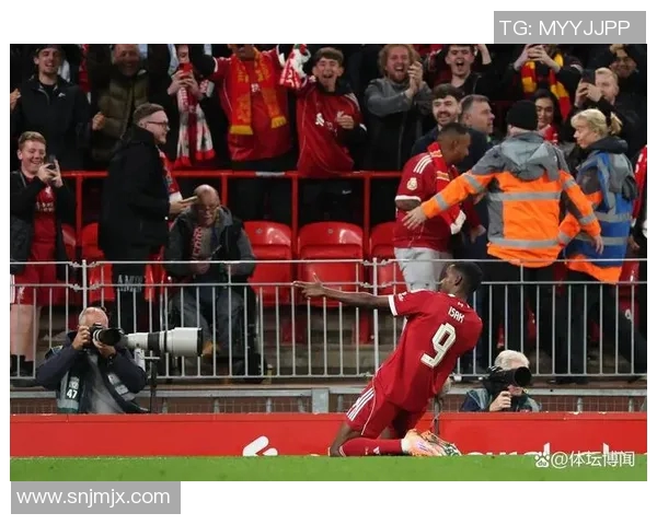 利物浦逆袭淘汰巴黎，晋级欧冠四强，梅西怅然若失